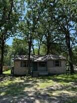 Building Photo - 405 Forest Ln