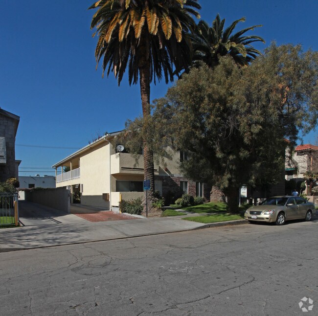 Primary Photo - 223 W Tujunga Ave