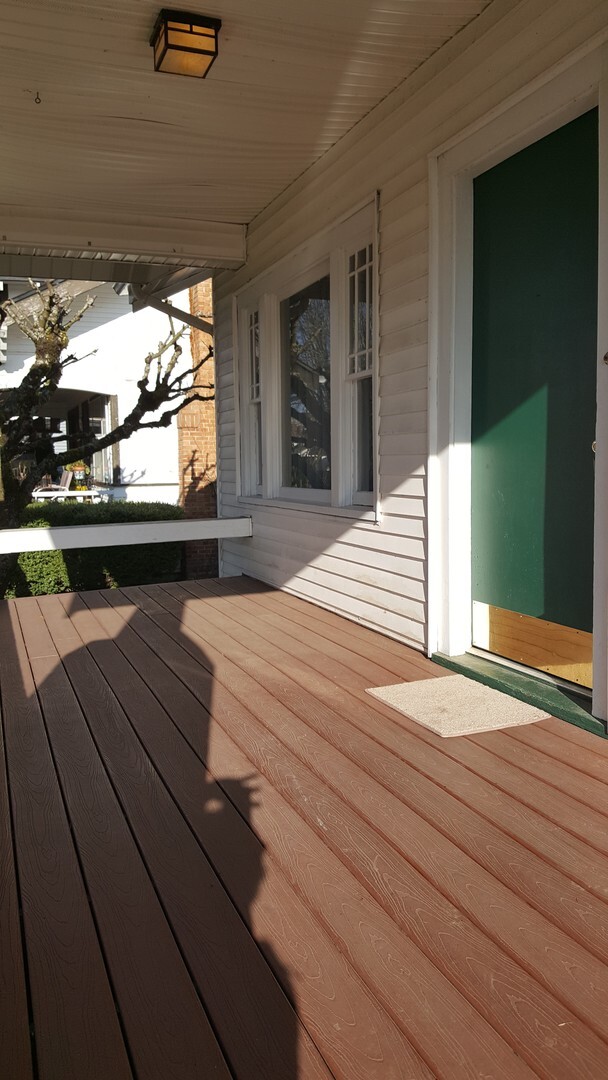 Building Photo - AUBURN - DOWNTOWN 2 BEDROOM CRAFTSMAN RAMBLER w/full basement