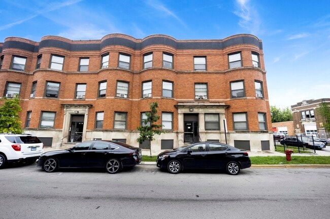 Building Photo - 6225 S Dorchester Ave
