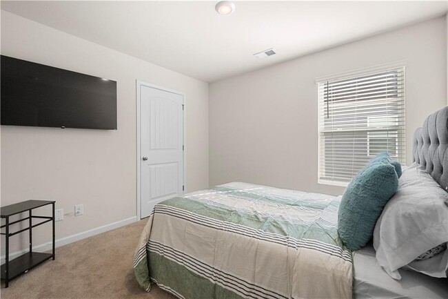 Building Photo - 853 Bentley Dr