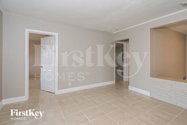 Building Photo - 360 NW 35th Ct