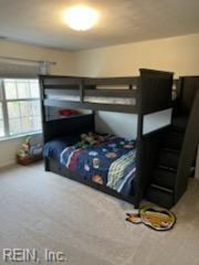 Building Photo - 141 Baker Farm Dr