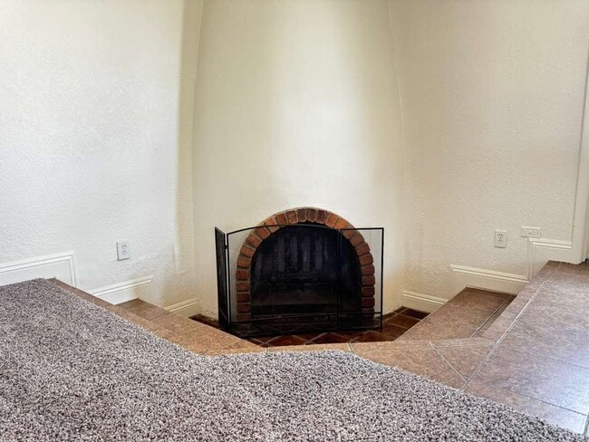 Building Photo - 12611 N 42nd Ave