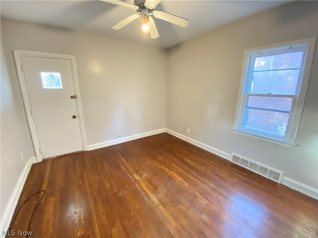 Building Photo - 1478 Sherbrook Rd