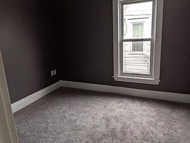 Building Photo - 407 Fourth Street