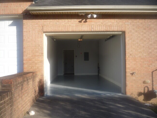 Building Photo - 121 Lagoon Dr