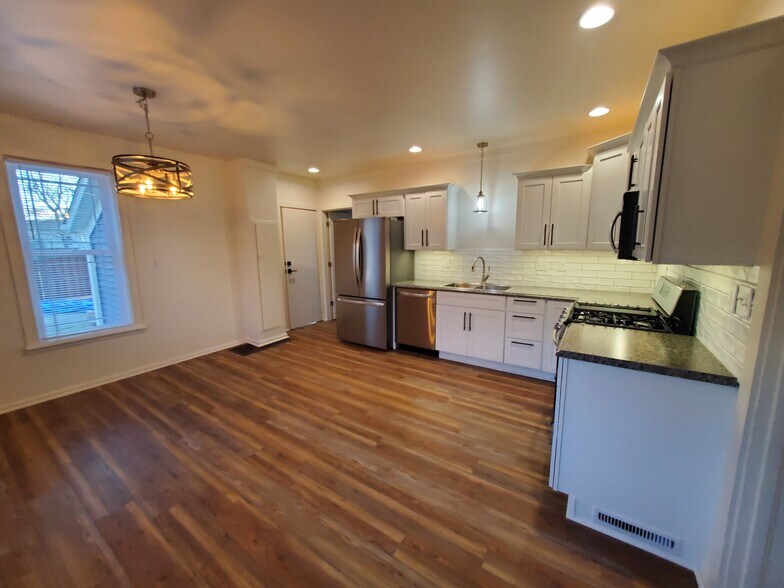 Building Photo - 4024 Niles Rd