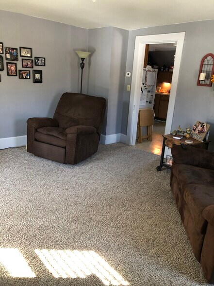 Front room - 17286 Hope Rd