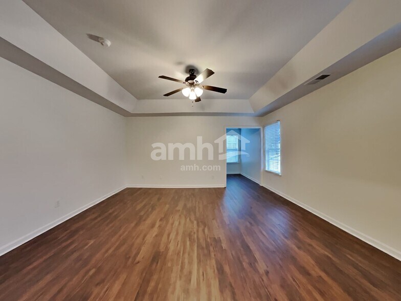 Building Photo - 126 Elrosa Rd