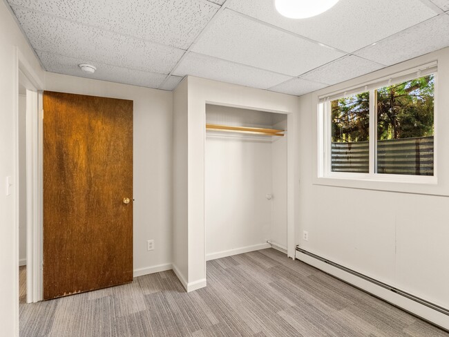 Building Photo - 515 S 11th Ave