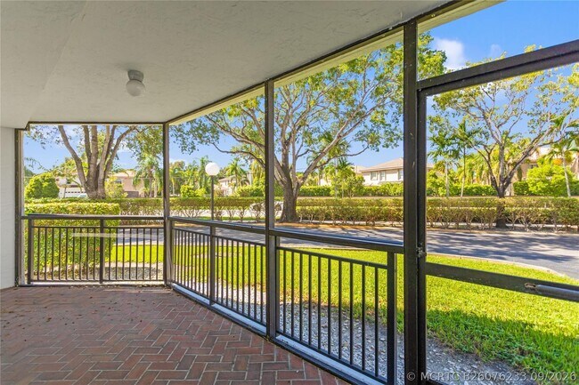 Building Photo - 16051 Blatt Blvd