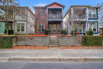 Building Photo - 828 N Duval St