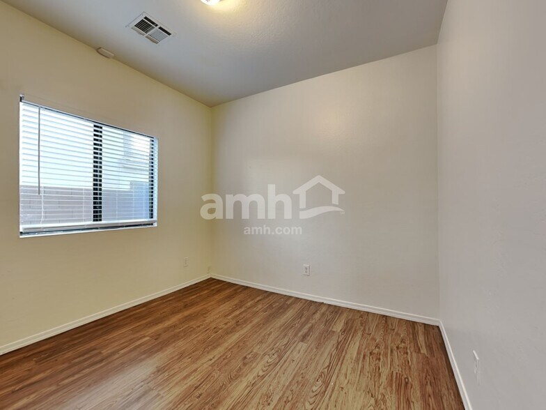 Building Photo - 2525 W Nancy Ln