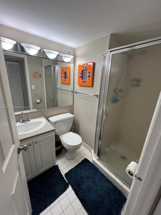 Building Photo - 1450 Brickell Bay Dr