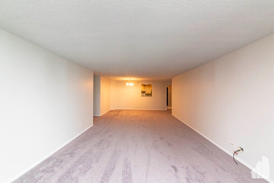 Building Photo - 195 N Harbor Dr