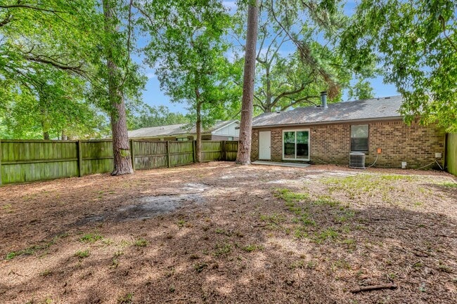Building Photo - Charming 3BR/2B Duplex in Gadsden Acres – ...