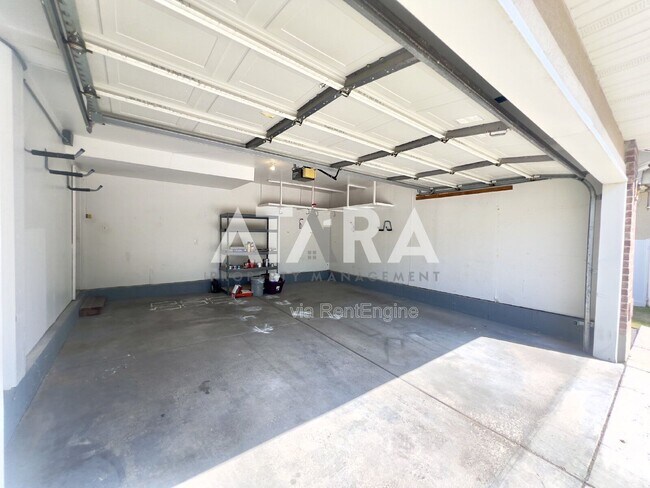 Building Photo - 11837 Sunrise View Dr