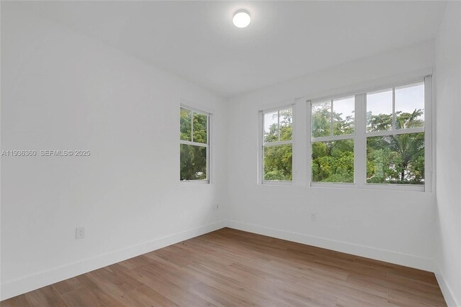 Building Photo - 3400 Ponce de Leon Blvd