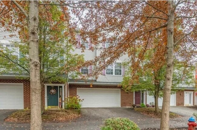 Building Photo - 590 Tall Oak Blvd NW