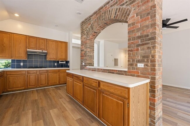 Building Photo - 11032 Crossland Dr