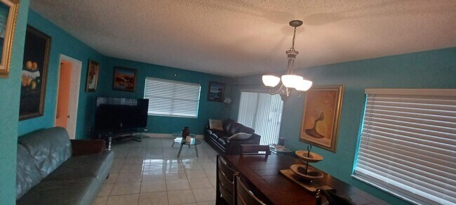 Building Photo - 2998 Sunrise Lakes Dr E