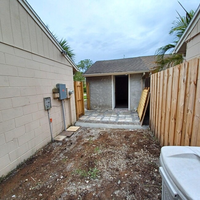 Building Photo - 3208 Russett Dr