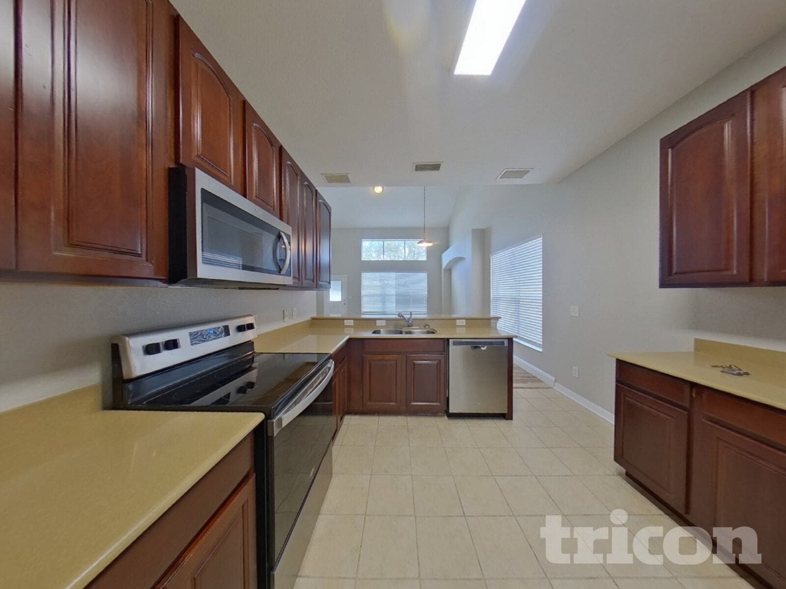 Building Photo - 243 Tower View Dr W