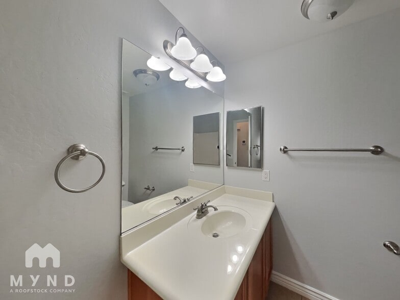Building Photo - 1229 Prickly Pear St