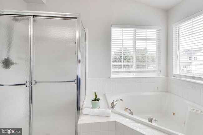 Building Photo - 115 Richard Dr SE