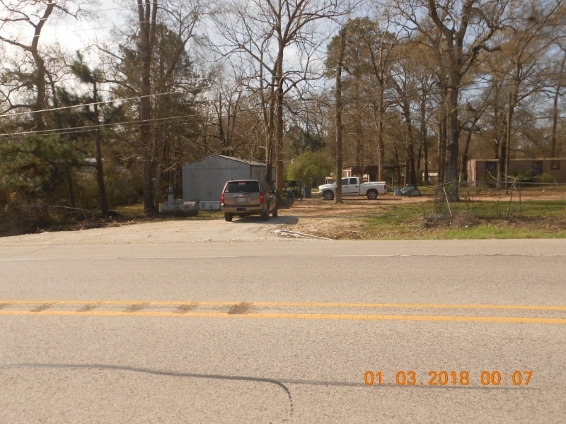 Building Photo - 24898 Lakewood Dr