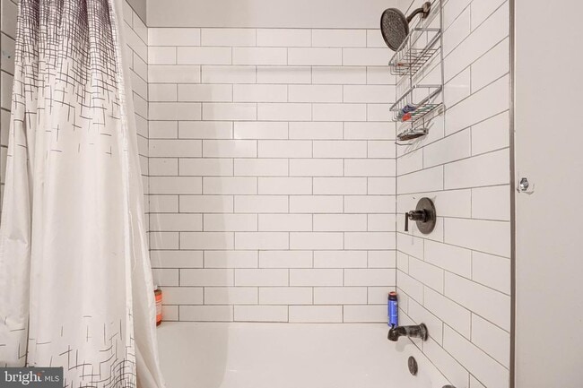 Building Photo - 1729 Guilford Ave