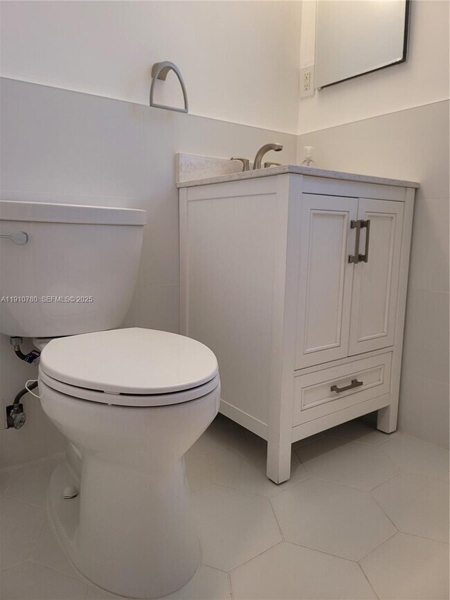 Building Photo - 1750 E Las Olas Blvd