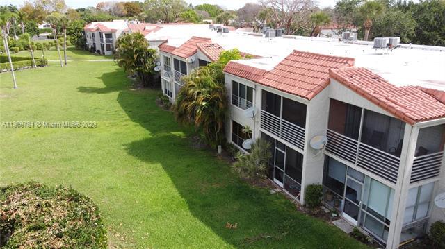 Building Photo - 7355 Woodmont Terrace