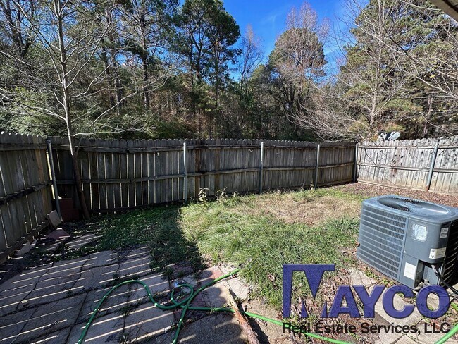 Building Photo - 2 bedroom duplex unit at Grand Oaks Apartments!