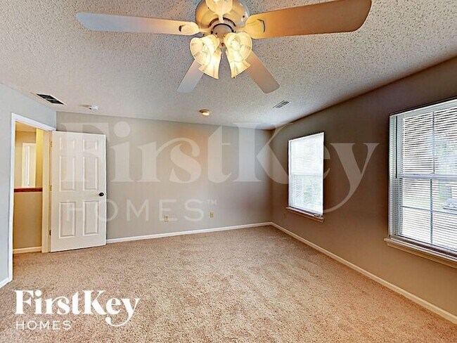 Building Photo - 10514 Blue Springs Ln