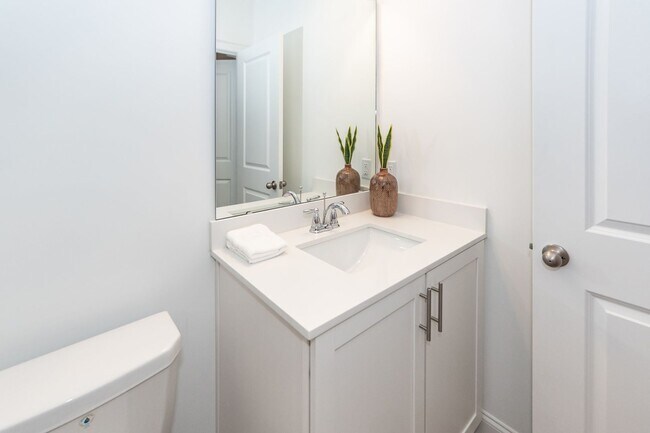 Building Photo - 3 Bedroom, 2.5 Bathroom Townhome in Twin Rivers - Wando