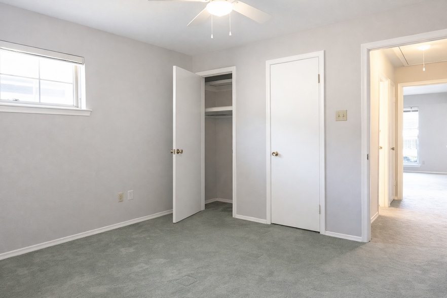 Building Photo - 8217 Lullwater Dr