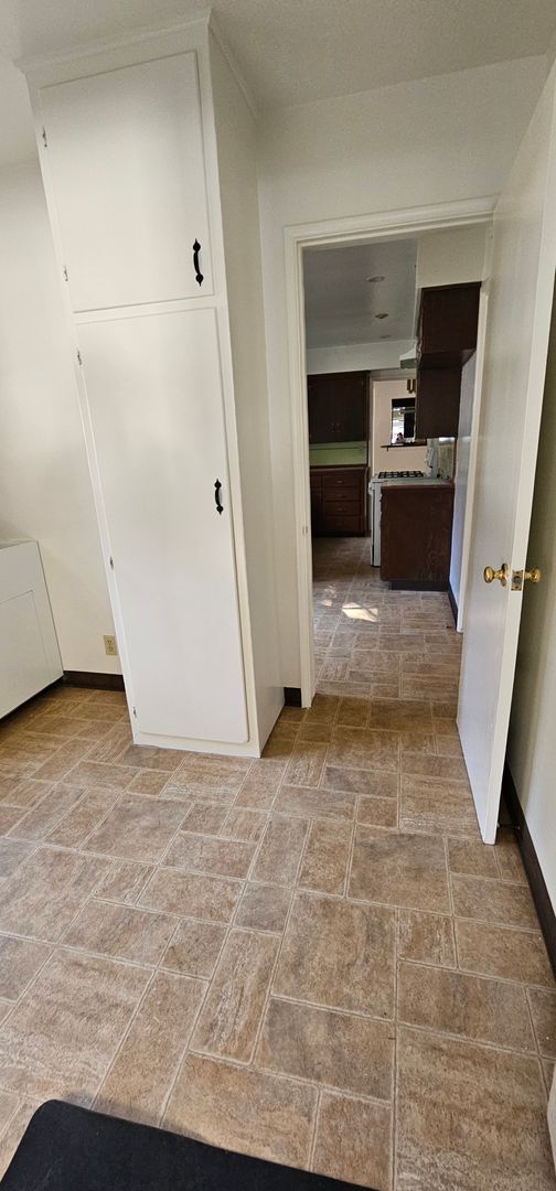 Building Photo - 3 bedroom Riverside home