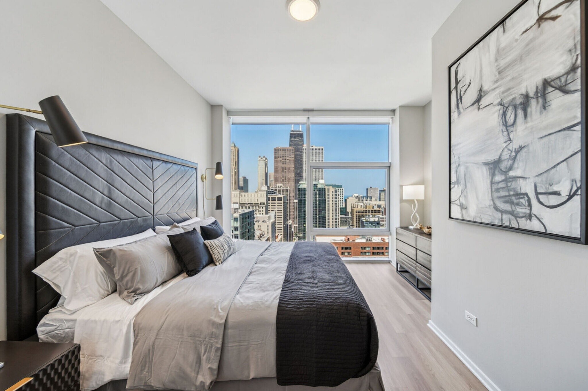 Building Photo - 808 N Lake Shore Dr