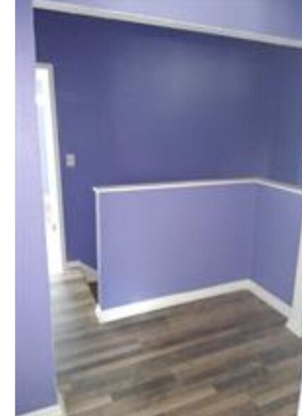 Building Photo - 9713 Sycamore Dr