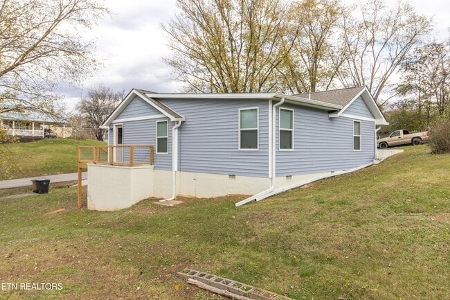 Building Photo - 4910 Cleage St SW