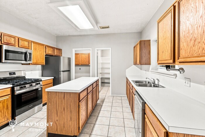 Building Photo - 4715 Trevor Hill Dr