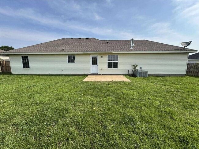 Building Photo - 1055 Raspberry St