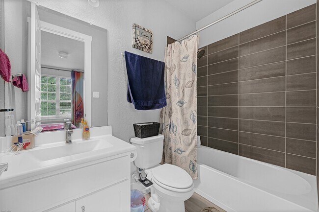 Building Photo - 2512 Ravenna Ct
