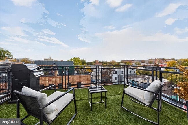 Building Photo - 774 Girard St NW