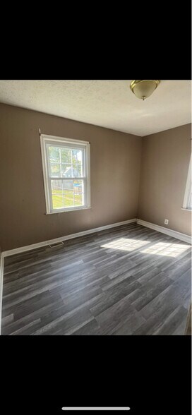 Building Photo - 511 N Sherwood Ave