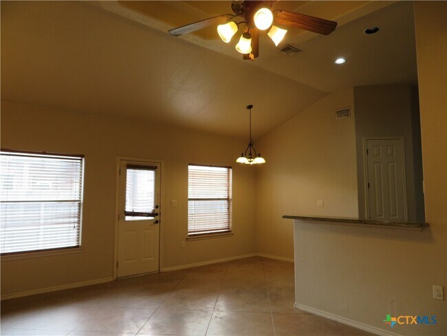 Building Photo - 247 Rosalie Dr