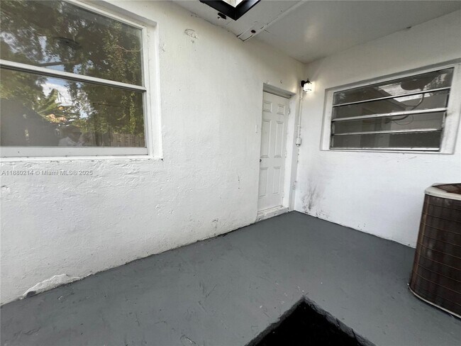 Building Photo - 1601 NW 50th St