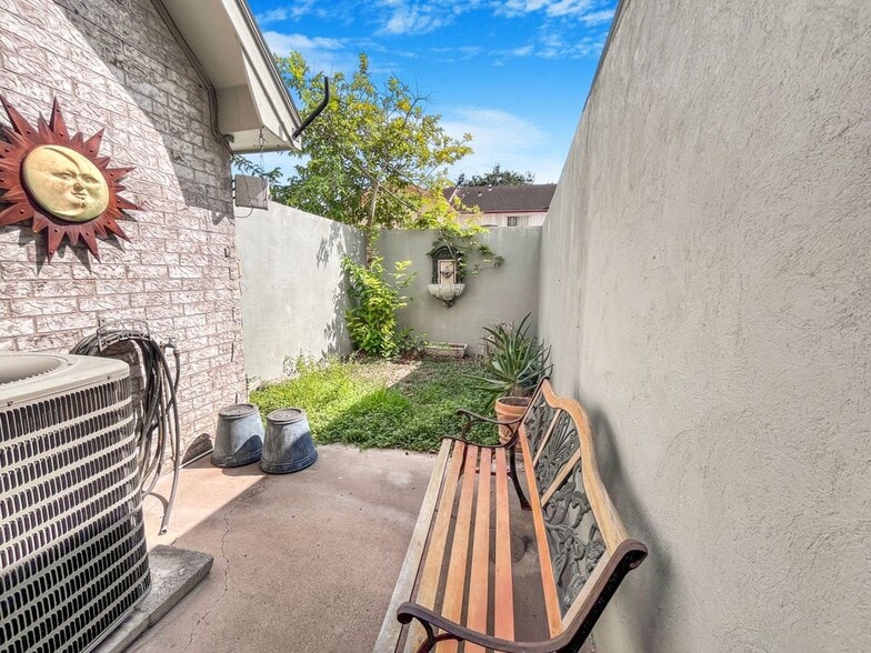 Building Photo - 3113 S Casa Linda St